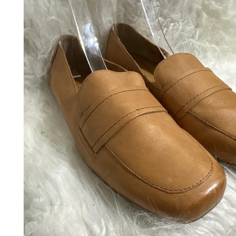 Born Tan Leather Penny Loafers Square Toe Slip On Flats Womens 8.5M BR0041102